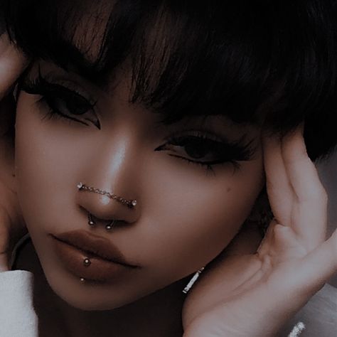 Septum Nose Ring Combo, Piercing Inspo Nose, Nose Piercing Jewelry Aesthetic, Nose Piercing Aesthetic Ring, Piercing Combos Face, Septum And Double Nose Piercing, Nose Piercing Combos, Double Piercing Nose, 3 Nose Piercings