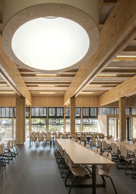 Courtesy of Tectoniques Architects Place Illustration, Canteen Design, Classroom Interior, Wood School, Timber Architecture, Public Space Design, Cars Bmw, School Cafeteria, Wood Architecture