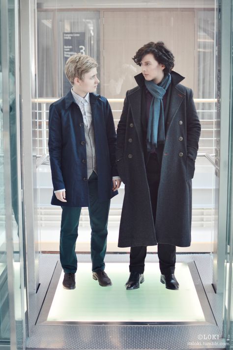 John Watson and Sherlock Cosplay - BBC Sherlock Costume, Sherlock Cosplay, Sherlock Holmes Costume, Sherlock And John, Sherlock Moriarty, Sherlock Holmes Bbc, Sherlock Fandom, Sherlock Fanart, Mode Costume