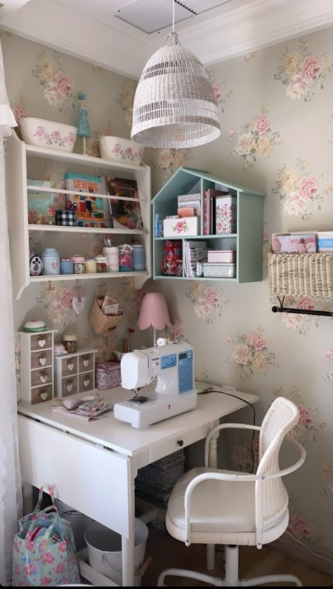 Sewing Machine Room Ideas, Desk Top Shelf Diy, Bedroom Sewing Space, Sewing Corner Ideas Small Spaces, Small Sewing Desk, Colorful Sewing Room, Crafting Room Aesthetic, Ikea Sewing Room Ideas Small Spaces, Sewing Area In Bedroom