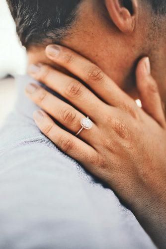 Ideas How To Choose The Best Engagement Photo Poses ★ engagement photo poses 2 Oval Diamond Engagement Ring, Gorgeous Engagement Ring, Simple Engagement Rings, Engagement Photo Poses, Engagement Rings Oval, Halo Engagement Rings, Vintage Engagement, Simple Wedding, Gold Engagement Rings