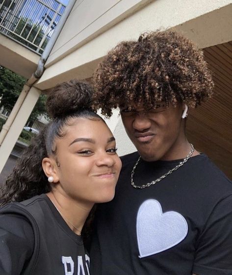 Flipagram Instagram, Nice Guys, Black Relationship Goals, Black Love Couples, Couple Goals Teenagers, Black Couples Goals, Bestie Goals, Couple Relationship, Relationship Goals Pictures