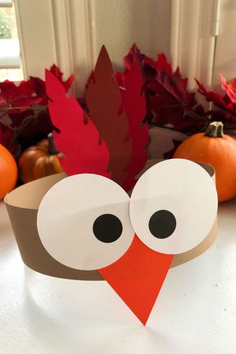 40 Easy Thanksgiving Crafts for Kids - Thanksgiving DIY Ideas for Kids Meaningful Crafts, Cricut Thanksgiving, Thanksgiving Crafts For Toddlers, Fun Thanksgiving Crafts, Thanksgiving Crafts Preschool, Easy Thanksgiving Crafts, Craft To Make, November Crafts, Aktiviti Kanak-kanak