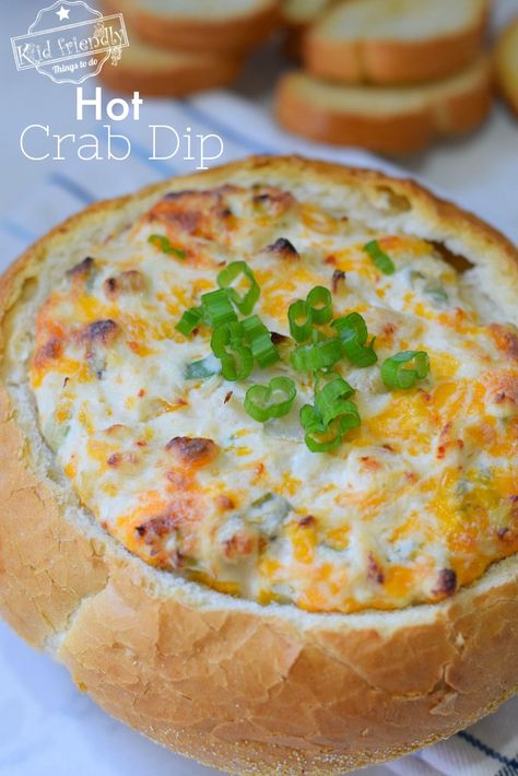 Hot Crab Dip is always a favorite dip. Easy to make and loaded with Gooey cheese, green onions, and spices - all baked in a bread bowl. www.kidfriendlythingstodo.com #crabdip #hot #easy #withcreamcheese Bread Bowl Dip, Easter Appetizers Easy, Appetizers Easy Dips, Bread Bowl Recipe, Brunch Easter, Seafood Dip, Easter Food Appetizers, Recipes Easter, Dip Easy