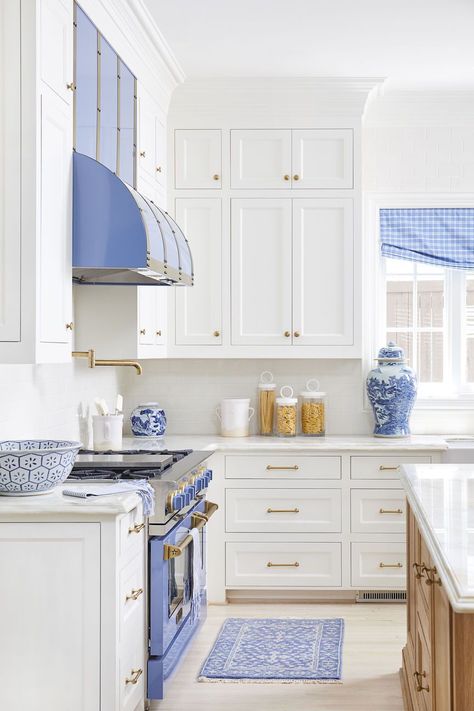 Caitlin Wilson, French Country Kitchens, French Country Kitchen, Hus Inspiration, Interior Modern, Blue Kitchens, Dream House Interior, Counter Tops, Dream House Decor