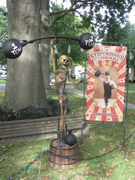 Halloween Haunted House Ideas, Scary Carnival, Haunted House Ideas, Halloween Decorations Party Scary, Haunted Carnival, Halloween Camping, Creepy Carnival, Halloween Circus, Carnival Decorations