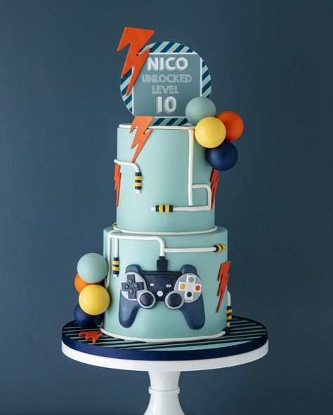 10th Birthday Cakes For Boys, Gamer Birthday Cake, Boys 18th Birthday Cake, Gaming Cake, Playstation Cake, Gamer Cake, Kids Birthday Cakes, Cakes Elegant, Cake Designs For Boy