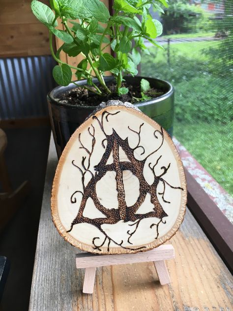 #harrypotter #harrypottercrafts #harrypotterart #woodburningart #woodburning #always Harry Potter Wood Burning Ideas, Harry Potter Wood Burning, Wood Cookies, Ornament Cookies, Diy And Crafts Sewing, Wood Slice Ornament, Watercolor Canvas, Wooden Ornaments, Wood Slices