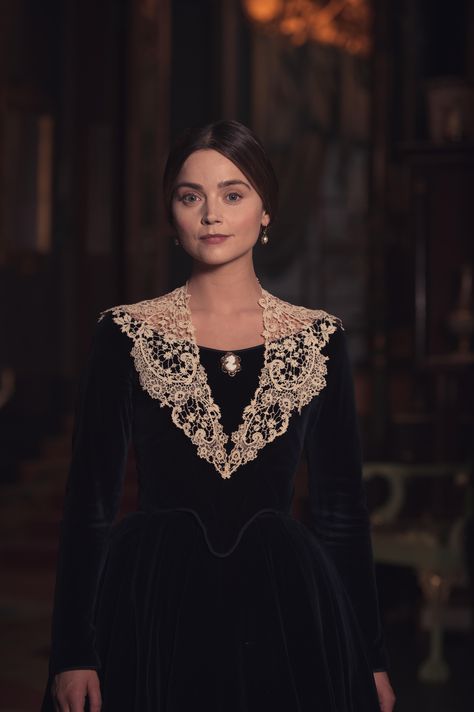 Jenna Coleman, Victoria Season 2 Jenna Coleman Victoria, Queen Victoria Series, Victoria Masterpiece, Victoria Jenna Coleman, Victoria Tv Show, Victoria Costume, Victoria 2016, Duchess Of Kent, Benedict Bridgerton