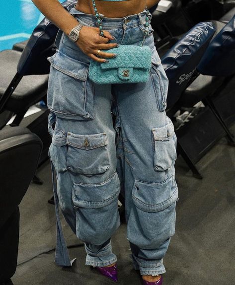 86jodeci Baggy Jeans And Heels Outfit, Cargo Pants 2023, Jeans And Heels Outfit, Cargo Pants Outfit, Heels Outfits, Denim Wear, Mens Fashion Jeans, High Waist Fashion, Inspo Outfit