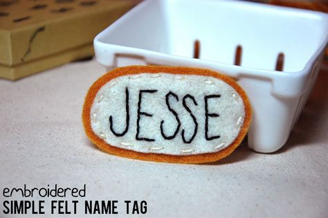 Diy Name Tags, Felt Name, Cute Name, Fabric Brooch, Embroidered Felt, Diy Embroidery Patterns, Embroidered Name, Cute Names, Name Badges