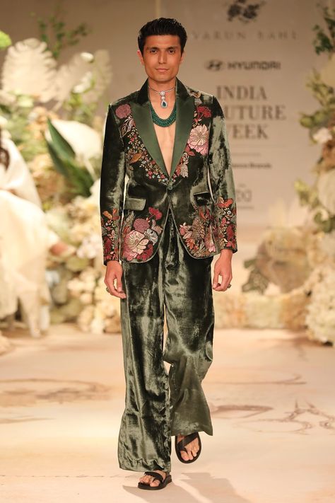 Shop for these amazing collections of Green Velvet Embroidered Floral Suit And Trouser Set For Men by Varun Bahl online at Aza Fashions. Male Fairy Outfit, Mens Velvet Suit, Green Suit Men, Varun Bahl, Floral Suit, Gala Outfit, Fairy Outfit, Aesthetic Outfits Men, Wedding Guest Style