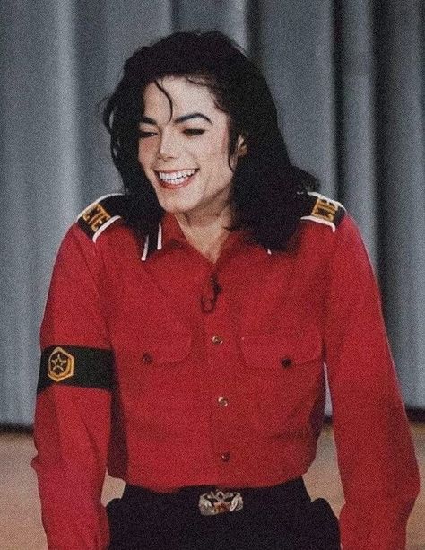 Aesthetic Culture, Michael Jackson Photoshoot, Michael Jackson Hot, Hee Man, Michael Jackson Art, Michael Jackson Smile, Michael Jackson Pics, Red Icons:), Lisa Marie Presley