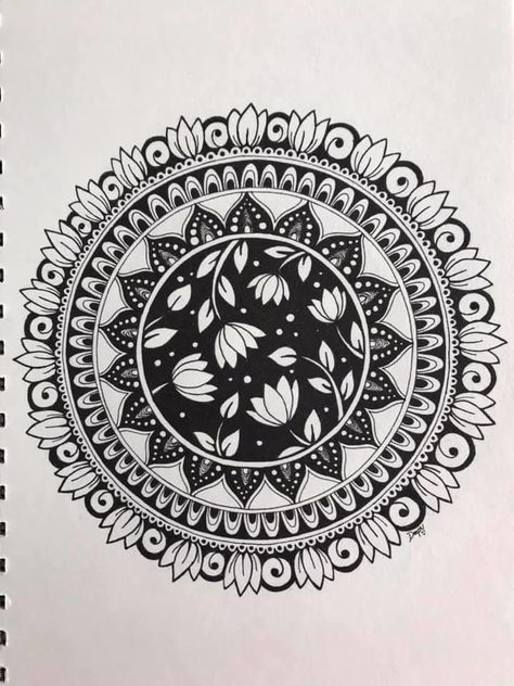 Mandala Centre Ideas, Diwali Mandala Art, Lotus Mandala Art, Lotus Mandala Design, Cloudy Moon, Lotus Drawing, Independence Day Drawing, Mandala Ideas, Easy Mandala