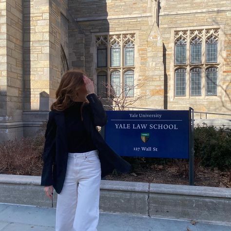 Yale Graduation Pictures, Yale Study Aesthetic, International Law Student Aesthetic, Romantizing University, Cambridge Law School, Law Student Photoshoot, Yale University Law School, Law University Outfit, Yale Law Aesthetic