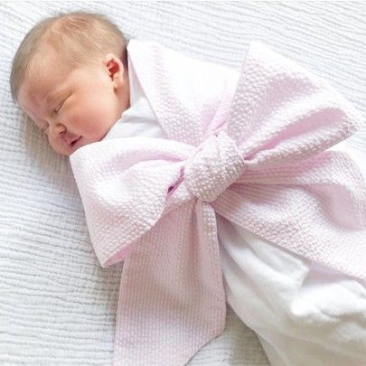 Bow Swaddle, Vom Avea Un Copil, Newborn Hospital Pictures, Diy Baby Bows, Baby Joey, Baby Chloe, Swaddle Baby, Angel Kisses, Newborn Pics