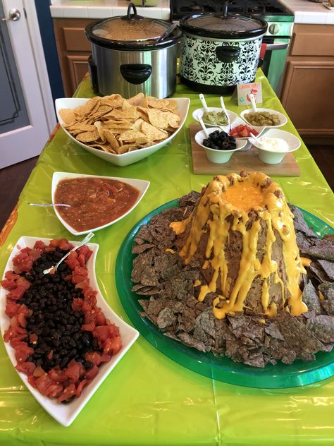 Dinosaur Themed Food, Dino Party Food, Dinosaur Birthday Party Food, Dinasour Birthday, Dinosaur Party Food, Dinosaur Birthday Party Ideas, Dinosaur Food, Jurassic Park Birthday Party, Jurassic Park Party