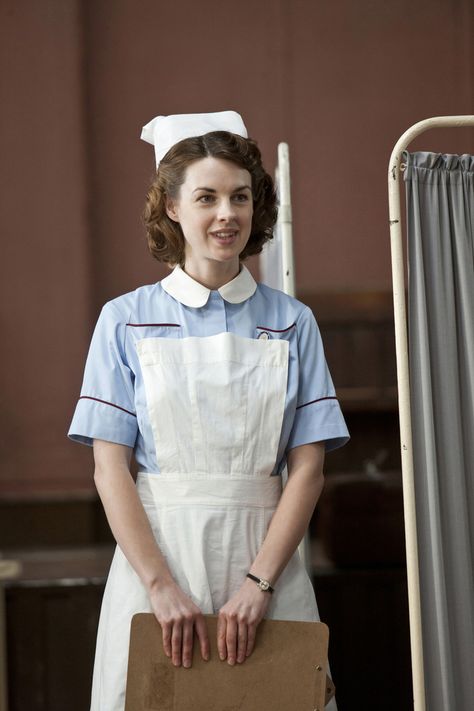 "Call The Midwife" Jenny Lee (Jessica Raine). Photo by John Rogers, © Neal Street Productions, 2011. Midwife Outfit, Jessica Raine, Jenny Lee, Nurse Aesthetic, Vintage Nurse, Call The Midwife, Nursing Cap, Life Is Tough, Nurse Uniform