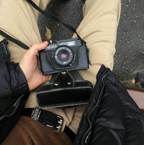 Maxon Schreave, Film Camera Photography, Gucci Soho Disco Crossbody, Film Cameras, Peter Parker, Scarlett Johansson, Film Camera, Chanel Boy Bag, My Vibe