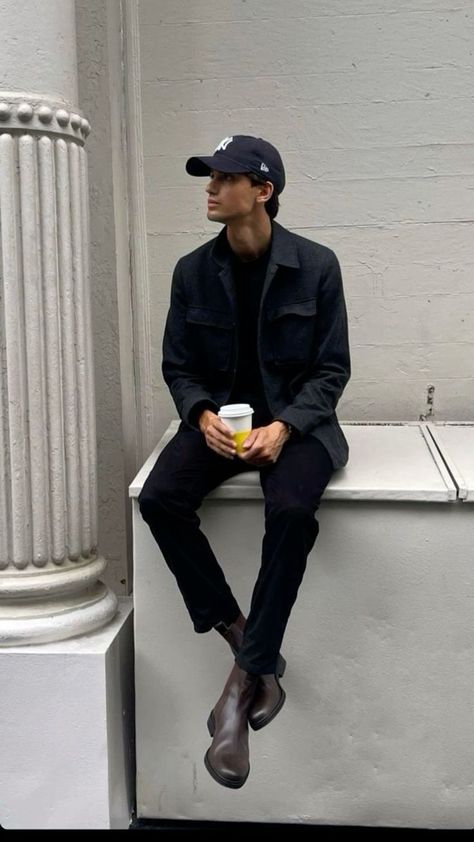 Men Outfits With Blazer, Mens Outfits Casual Classy, Gary Outfits, Black Outfit Men Street Fashion, Men Classy Outfits, Outfit Hombre Casual, Mode Old School, Chelsea Boots Outfit, Stil Masculin