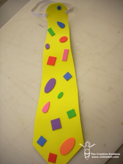 Big Clown Tie Dress up like a clown with this oversized tie! Anything goes when it comes to the colors and … Clown Crafts Preschool, Preschool Circus, Circus Activities, Carnival Activities, Clown Crafts, Carnival Crafts, Circus Crafts, Carnival Art, Tie Crafts