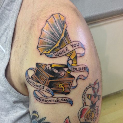 Another piece on Dan, gramophone with lyrics by the mighty Gaslight Anthem. Again tried to do it in my own take on traditional style, turned out well #gaslightanthem #tattoo #traditional #colour Gaslight Anthem Tattoo, Brian Fallon, Gaslight Anthem, Laptop Backgrounds, Tattoo Traditional, Custom Drawing, Tattoo Work, Star Sky, The Mighty