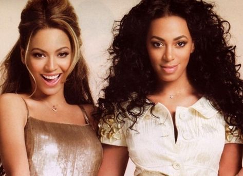 Beyonce & Solange Knowles Beyonce Solange, Beyonce Family, Beyonce Knowles Carter, Beyonce Style, Beyoncé Giselle Knowles-carter, Beyoncé Giselle Knowles, Solange Knowles, Beyonce And Jay Z, Beyonce Queen