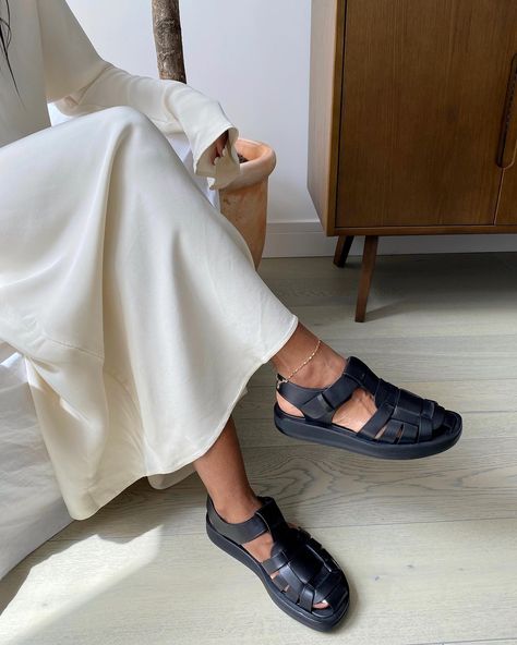 4 Ways to Wear Fisherman Sandals for Summer 2022 | Who What Wear Doc Marten Fisherman Sandal Outfit, Fisherman Sandals With Socks, Fisherman Sandals Outfit, Sandals Outfits, Dad Sandals, Sandals Outfit, Fisherman Sandals, Loose Fit Jeans, Fitted Trousers