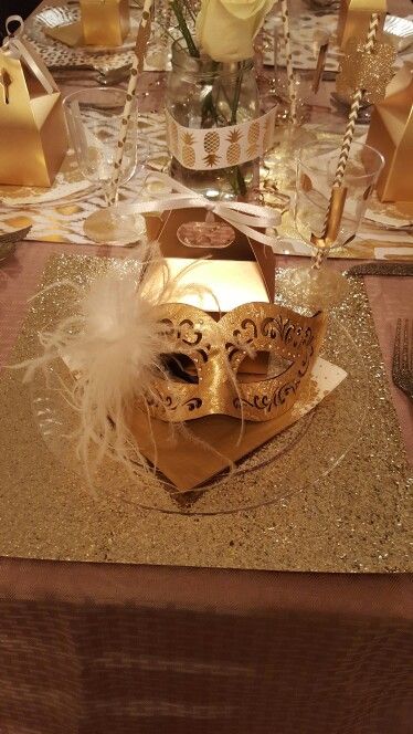 Masquered Ball Aesthetic, Summer Masquerade Party, Masquerade Quince Theme Dress, Masquerade Ball Table Centerpieces, Masquarede Ball Prom, Victorian Masquerade Ball Aesthetic, Modern Masquerade Ball Aesthetic, White And Gold Masquerade Party, Rose Gold Masquerade Party