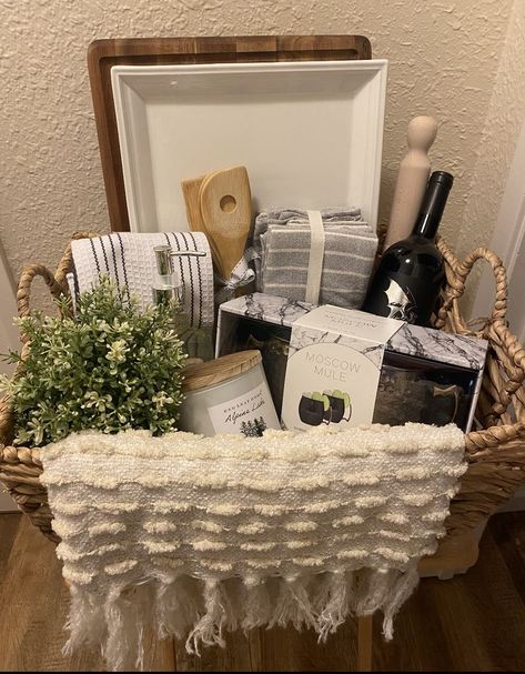 Beautiful way to gift some fun "essentials" Bridal Shower Gift Ideas Baskets, Wedding Wine Basket, Bridal Shower Kitchen Gifts, Wedding Shower Gifts Basket, Bridal Shower Gift Basket, Friendship Gifts Diy, Bridal Gift Baskets, Bridal Shower Baskets, Diy Bridal Shower Gifts