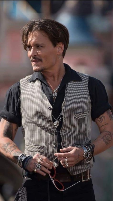 Jack Sparrow Outfit, Johnny Depp Outfits, Johnny Depp Tattoos, Johnny Depp Hairstyle, John Depp, جوني ديب, Johnny Depp Style, Kaptan Jack Sparrow, Young Johnny Depp