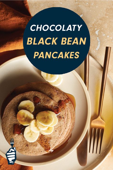 Chocolaty Black Bean Pancakes via @forksoverknives Bean Pancakes, Vegan Pancake Recipes, Wfpb Recipes, Plant Based Breakfast, Vegan Pancakes, Cooking Black Beans, Vegan Chocolate Chip, Pancakes And Waffles, Creamy Texture