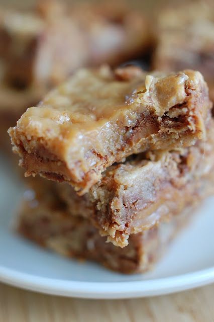 Caramel Toffee Bars  <3 Toffee Desserts, Moms Recipes, Toffee Bars, Caramel Toffee, Dessert Bar Recipe, Fun Life, Caramel Recipes, Cookie Bar Recipes, Something Bad