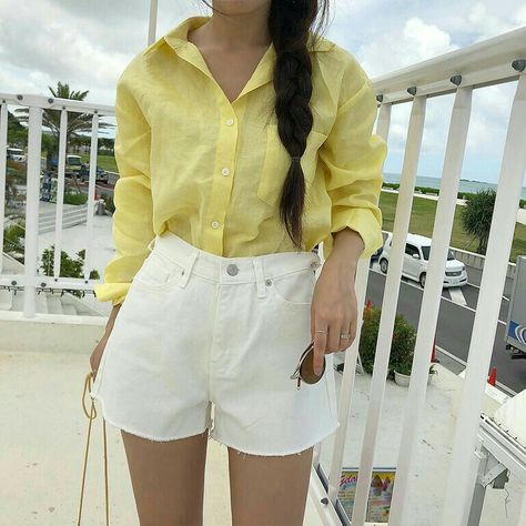 Yellow Linen Shirt Outfit, Yellow Linen Shirt, Linen Shirt Outfit, Lemon Shirt, Personal Style Inspiration, Linen Shirts, Yellow Outfit, Casual Day Outfits, Fashion Enthusiast