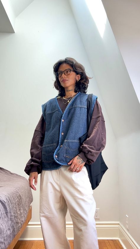 Melina (@justmelines) • Instagram photos and videos Girly Masc Outfits, Female Masc Outfits, Queer Street Style, Queer Aesthetic Outfit, Denim Vest Outfit Winter, Queer Masc Fashion, Masc Business Casual, Eclectic Grandpa Aesthetic, Eclectic Grandpa Fashion