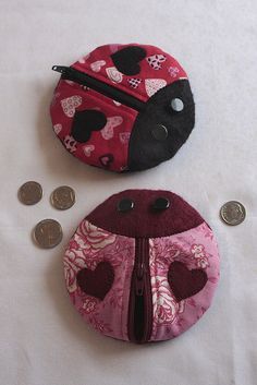 Monedero animal Animal Coin Purse Pattern Sewing, Easy Bag To Sew, Animal Coin Purse, Diy Coin Purse, Coin Purse Pattern, Heart Coin, Sewing Machine Projects, Purse Tutorial, Cute Sewing Projects