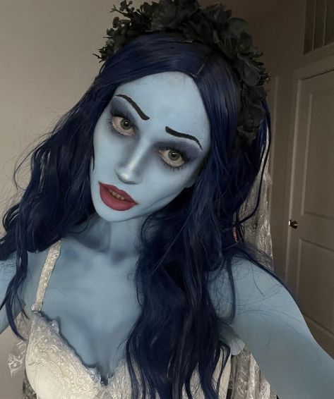 Corpse Bride Dress, Vamp Makeup, Corpse Bride Makeup, Halloween Bride Costumes, Corpse Bride Costume, Emily Corpse Bride, Bride Costume, Pretty Halloween Costumes, Halloween Inspo