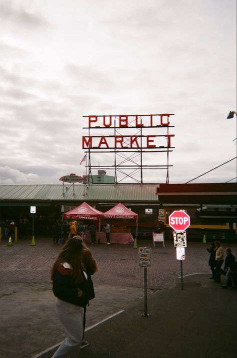 on a fall gloomy seattle day, pike market place will be empty #film #filmphotography #travel #seattle #pikemarketplace #washington #trip Public Market Seattle, Washington Trip, Seattle Photography, Hot Apple Cider, Public Market, Pike Place, Market Place, Apple Cider, Film Photography