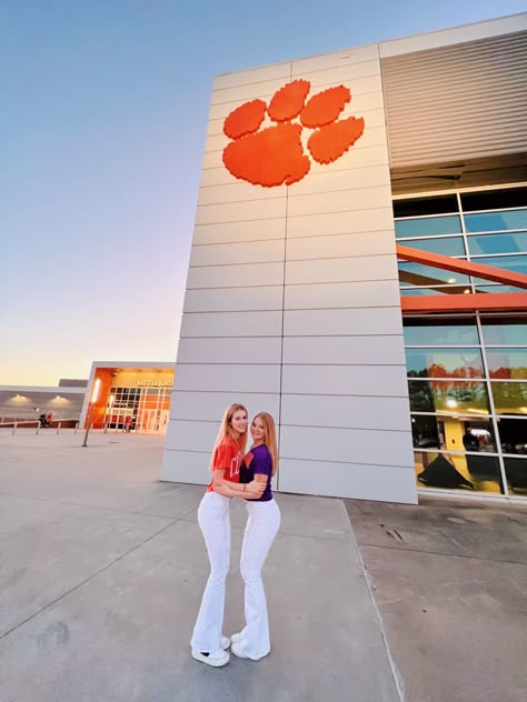 Clemson Aesthetic, Clemson University Campus, Clemson College, Clemson Outfits, College Pics, College Dorm Inspo, The Menendez Brothers, Study Pics, Aesthetic Dream Life