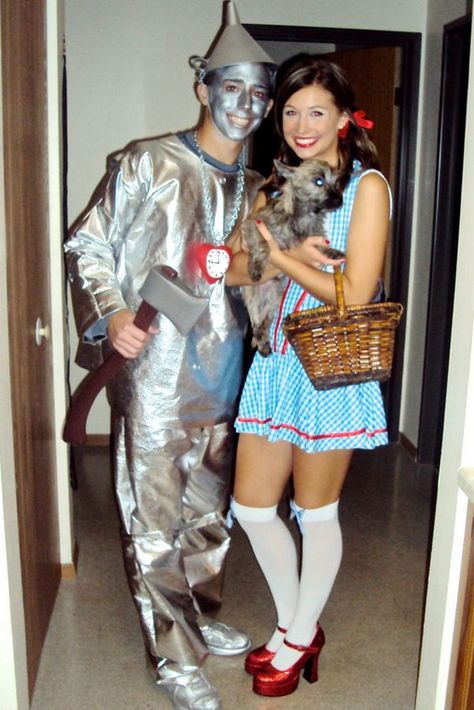 Wizard of Oz Homemade Couples Halloween Costumes. Halloween Kostüm Joker, Couples Fancy Dress, Halloween Couple Costumes, 2017 Halloween Costumes, Meme Costume, Halloween Costumes Diy Couples, Best Couples Costumes, Halloween Couple, Couple Costumes