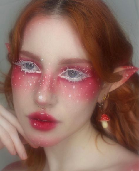 Cute Mushroom Halloween Costume, Strawberry Fairy Makeup, Pixie Costume Halloween, Cute Mushroom Makeup, Red Mushroom Makeup, Woodland Faerie Makeup, Mushroom Faerie Costume, Halloween Costumes Cottagecore, Mushroom Makeup Aesthetic