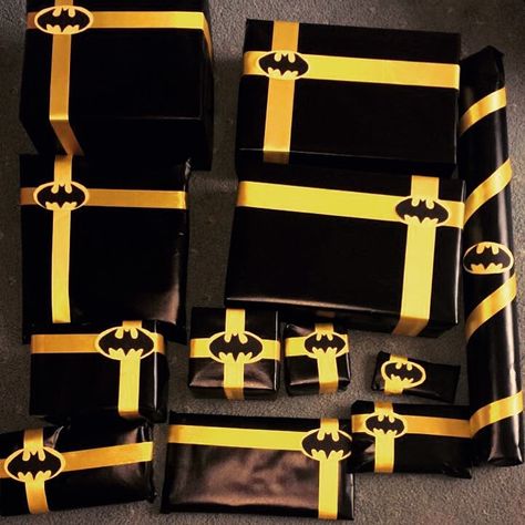 Batman Gifts, Presents, Wrapping, Christmas, paper, ideas, birthday Batman Birthday Gift Ideas, Batman Presents For Him, Batman Gift Wrapping Ideas, Batman Wrapping Ideas, Batman Valentine Box Ideas, Batman Gift Ideas For Boyfriend, Batman Presents, Batman Gift Basket, Batman Gifts For Boyfriend