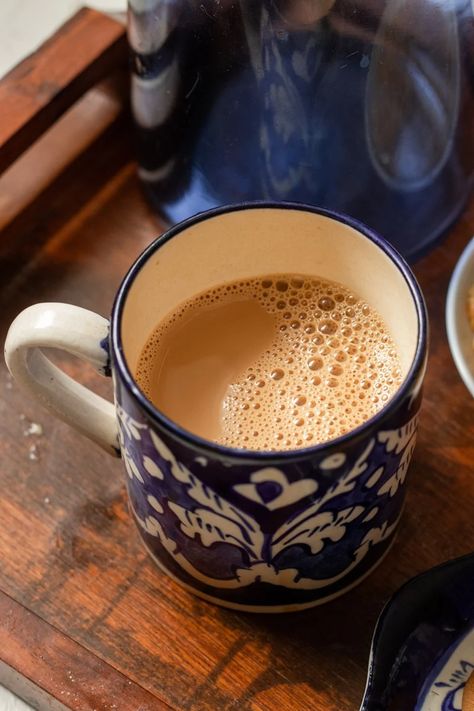 How to Make Doodh Patti Chai - Flour & Spice Chai Tea Pics, Tea Wallpaper, Good Morning Tea, Photos Of Celebrities, Indian Tea, Vegetarian Fast Food, Food Drink Photography, Pakistani Food, Indian Sweets