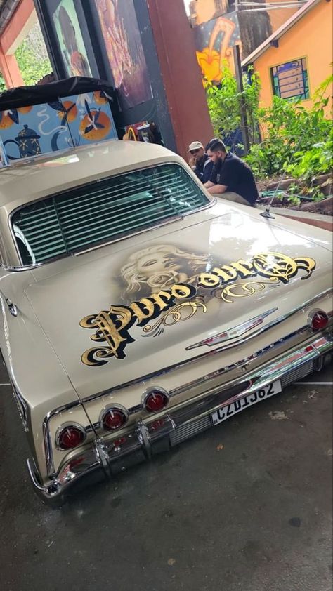 Lowrider Cars Old School, Low Riders Cars, Pink Chevy Trucks, Truck Videos, Impala Car, Lowrider Model Cars, Lowrider Trucks, Custom Pickup Trucks, Low Riders