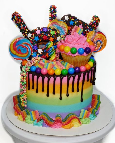 Loaded Birthday Cake, Rainbow Glitter Cake, Rave Cake, Rainbow Birthday Cakes, Rainbow Cake Ideas, Wonka Cake, Cake Funfetti, Birthday Pokemon, Lolly Cake