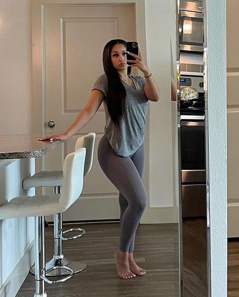 ⋆ 👄 𝐵𝒶𝒹𝒹𝒾𝑒𝓈 𝒢𝒶𝓁𝓁𝑒𝓇𝓎 👄 ⋆ (@exclusivebeautys) • Instagram photos and videos At Home Mirror Selfie, Gym Leggings Outfit, Alyssa Marie, Best Friend Outfits, Men Stylish Dress, Cute Lazy Day Outfits, Exotic Fashion, Cute Lazy Outfits, Grown Women