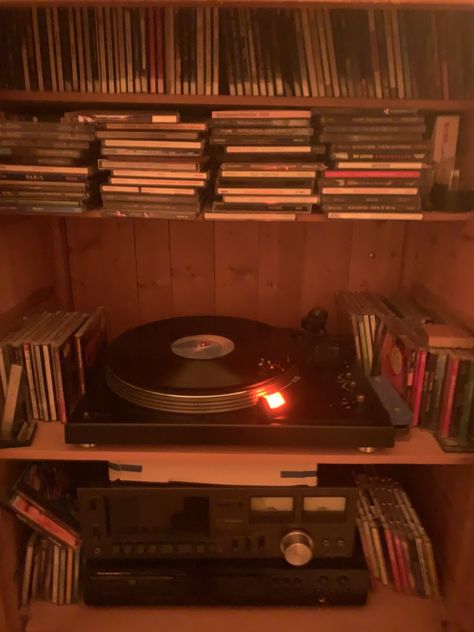 Sam Son, Fall Aesthetic, Record Player, Autumn Cozy, Autumn Aesthetic, Room Aesthetic, Bedroom Inspo, My New Room, House Inspo