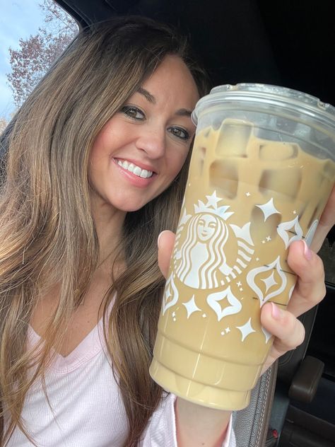 Starbucks, Healthy Girl Edition! Low Calorie Coffee, Starbucks Healthy, Low Calorie Starbucks Drinks, Easy Microwave Recipes, Iced White Mocha, Microwave Recipe, Starbucks Order, Healthy Starbucks Drinks, Iced Coffee Drinks