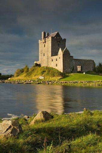 Dunguaire Castle (built in the 16th Century) near Kinvara, County Galway,  @ Getty Images Ireland Photos, County Galway, Travel Ireland, Irish Castles, Castles In Ireland, Castle Mansion, Ireland Landscape, Galway Ireland, Scottish Castles