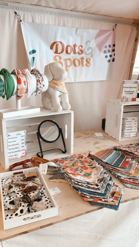 Pet Booth Ideas Craft Fairs, Dog Accessory Display, Dog Bandana Market Display, Dog Bandana Vendor Booth, Pet Vendor Booth Ideas, Dog Boutique Ideas Products, Dog Pop Up Shop, Dog Small Business Ideas, Dog Small Business